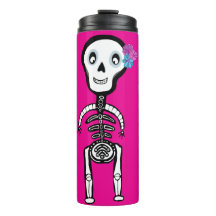 Esqueletos felices con flores