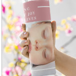 Termo Fancy Cute Baby Photo | Rosa y blanco | Cita<br><div class="desc">Presentamos nuestra "Colección de momentos alegres", donde la felicidad se encuentra con la creatividad! Celebra la alegría y la maravilla de la vida con nuestros impresionantes productos Pink Background Baby Photo Quote. Ya sea que esté de compras o buscando el regalo perfecto, nuestra colección promete alegrar su día y calentar...</div>