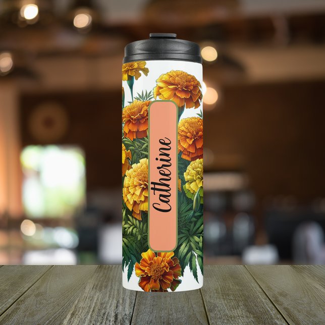 Termo Flor de mes de nacimiento octubre personalizada 16 (Personalized 20 oz Thermal Tumbler With Birth Flower Marigold Design for the Month of October.)