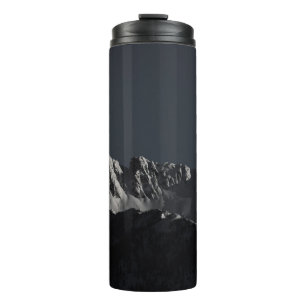 TERMO FOTOGRAFÍA DE GRAYSCALE DE LA MONTAÑA DE NIEVE