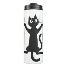 Gato negro aguantando