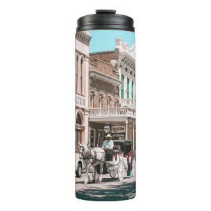 TERMO GENTE CAMINANDO POR LA CALLE CERCA DE AUTOS Y EDIF