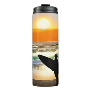 Termo Guy on Beach con Surf Board Sunset