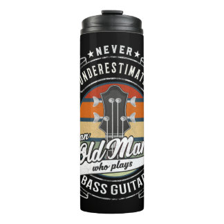 Termo Los Hombres Nunca Subestiman A Un Viejo Que Juega 