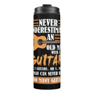 Termo Los hombres nunca subestiman al anciano con la pel