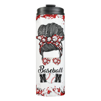 Termo Mamá de béisbol Messy Bun Red Travel Tumbler
