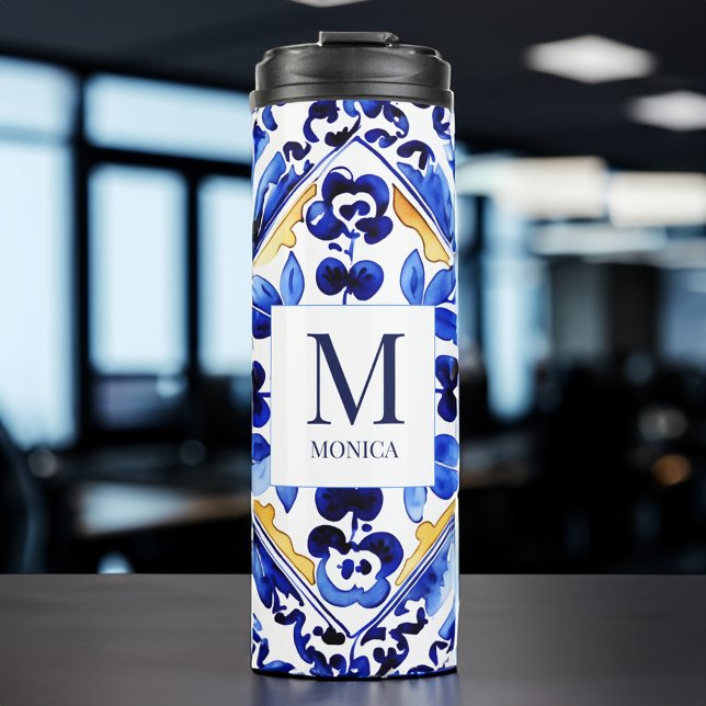 Termo Monograma Amalfi Vietri Regalos de azulejos azules (Monogram Amalfi Vietri Italian blue tiles bridesmaid gifts Thermal Tumbler bridal party favors gifts)