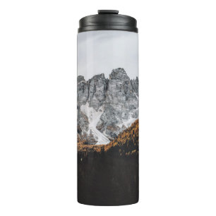 TERMO MONTAÑA GRIS ROCKY CON ÁRBOLES POR DEBAJO DEL D