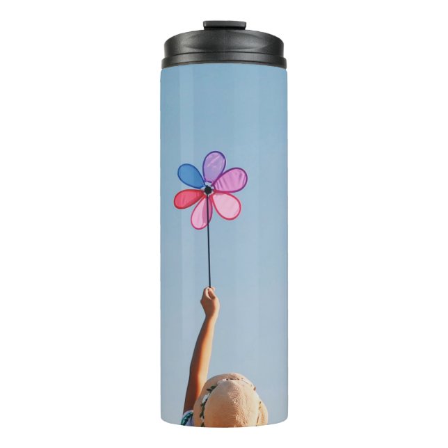 Termo Mujer con camisa de flores y gorra de sol marrón s (Anverso)