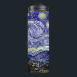 Termo Noche estrellada de Van Gogh, 1889<br><div class="desc">El cuadro, muy bien acogido como el magnum opus de Van Gogh, ofrece una vista nocturna al exterior de su ventana de la sala de sanatorio, aunque se pintó de memoria durante el día. Imagen de dominio público. Contacte con Patrones y pinturas y gráficos para solicitudes especiales. © Copyright 2020...</div>