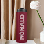 Termo Nombre personalizado de la tipografía moderna de B<br><div class="desc">Mantén frías las bebidas calientes y frías en este tumbler termal a la moda y aislado de color burdeos junto con el nombre impreso en tipografía blanca y moderna. Edite su vaso térmico y reemplace el nombre por el nombre deseado. Perfecto para un regalo de cumpleaños, regalo de boda, etc....</div>