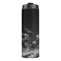 Nube blanca, cielo negro