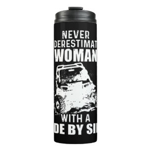 Termo Nunca Subestimes A Una Mujer Con Un Nuevo Lado
