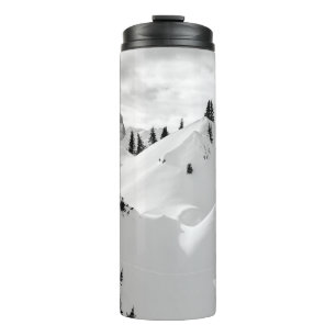 Termo Paisaje alpino: Montañas nevadas de árboles frutal