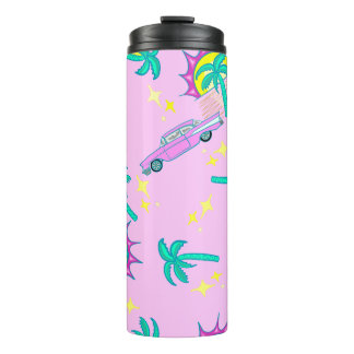 Termo palmeras retro rosadas y coche