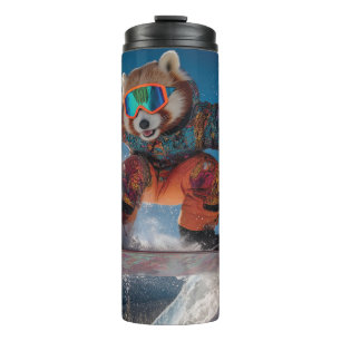 Termo Panda Rojo Snowboard en un colorido traje de nieve