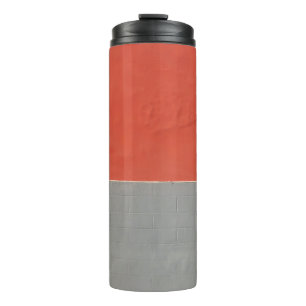 Termo Pared pintada de gris y naranja