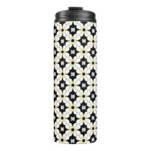 Patrón floral con flor blanca y amarilla