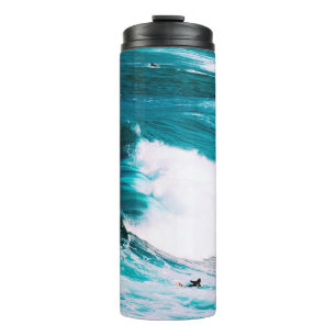 TERMO PERSONA EN SURFBOARD CON ONDAS DE OCÉANO