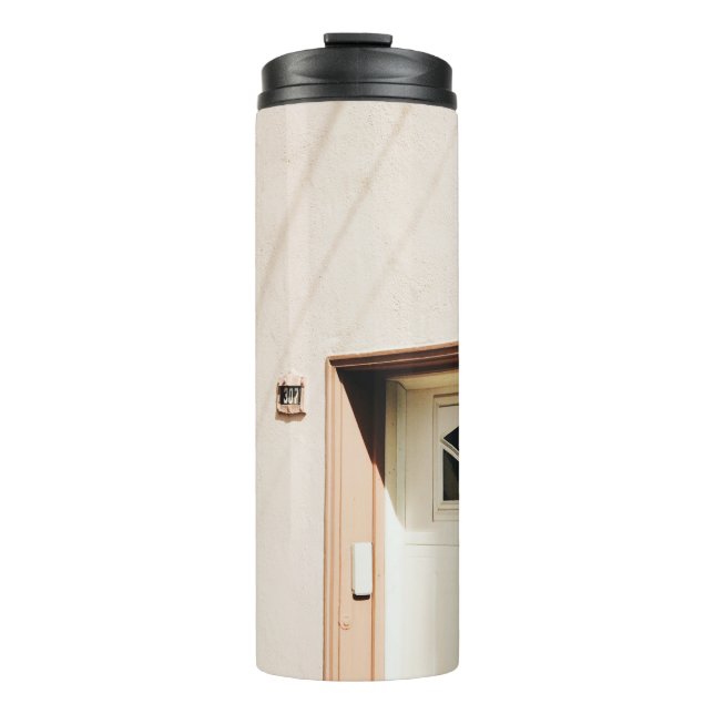 TERMO PUERTA DE MADERA BLANCA CERRADA (Anverso)