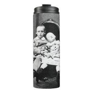 Termo Retrato de hermanos vintage inquietante