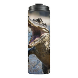 Termo Scary Jaws: El cocodrilo australiano saltando