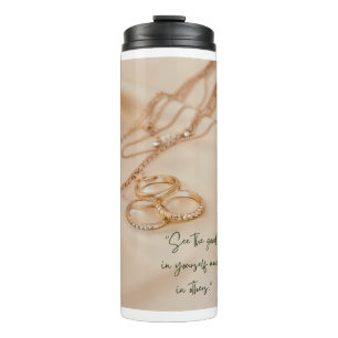 Termo Taza de viaje de oro con estética minimalista para