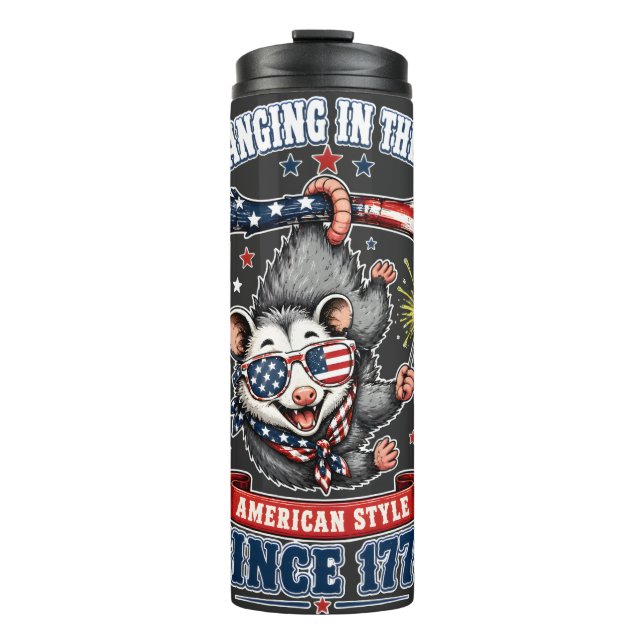 Termo Taza térmica colgante de opossum del 4 de julio (Anverso)