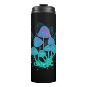Termo Toadstools en Bushes