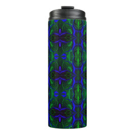 Termo Traços azuis 'flutuando' sobre fundo verde.