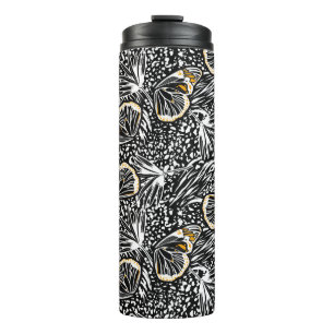 Termo Trendy hand sketch butterflies flying blending wit