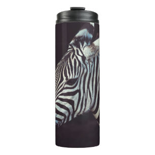 TERMO ZEBRA EN PRINCIPIOS DE ENFOQUE EN ESCASOS