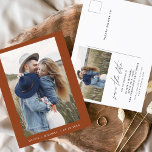 Terracotta Salven la fecha de la tarjeta postal Bo<br><div class="desc">Boda Boho Terracotta Salven las tarjetas de fecha que tienen una foto en el frente. Las tarjetas Save the Date contienen una moderna tipografía de escritura cursiva con letras a mano que son elegantes,  simples y modernas para usar después de la minimalista celebración del día de la boda.</div>