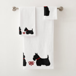 Terrier escocés/collar rojo/corazón celta rojo