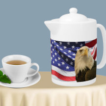 Águila y bandera de los Estados Unidos