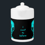 Tetera Alien, quiero creer<br><div class="desc">Alien en el diseño negro y verde, dibujo a lápiz de arte fantastico por Krisi ArtKSZP >>> Más productos en la categoría de tienda >> Alien >> Alien en negro y verde</div>