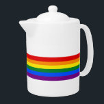 Tetera Bandera arcoiris del clásico orgullo gay LGBTQ<br><div class="desc">Añade un gesto de orgullo a tu rutina diaria con este orgullo gay en Tetera. Los colores del arcoiris del orgullo LGBTQ serán una adición divertida cuando se derrame el té sobre un cuppa con un amigo. Compra hoy e invita a alguien a que se ponga al día con una...</div>