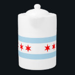 Tetera Bandera de Chicago, Illinois<br><div class="desc">Tetera con bandera de la ciudad de Chicago (ciudad más grande de Illinois),  bandera de rayas blancas y azules claras con cuatro estrellas rojas</div>