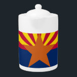 Tetera Bandera del estado de Arizona<br><div class="desc">Arizona es un hermoso estado con muchas atracciones. Incluso la bandera del estado es colorida. A todos les encanta viajar. Personalmente, me encantaría viajar a los 50 estados y explorar otros países. Como soy de Estados Unidos, trataré de obtener lo mejor de cada estado. Luego añadir desde lugares como Europa...</div>