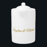 Tetera Caligrafía Profesional Elegante Color Dorado<br><div class="desc">Este producto fue muy bueno y me encanta lo fácil que es para el diseño personalizar. El diseño era muy sencillo,  así que me siento muy complacido cuando lo creo.</div>