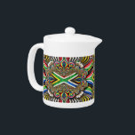 Tetera con diseño de colores sudafricanos<br><div class="desc">Añada un toque de orgullo sudafricano a su hora de tomar el té con nuestra exclusiva tetera, que presenta un diseño abstracto moderno en los vivos colores de Sudáfrica. Esta tetera, elaborada con cuidado, combina el diseño funcional con una audaz declaración de patrimonio cultural. El patrón abstracto de los icónicos...</div>