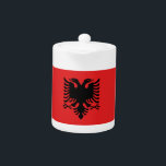 Tetera de la bandera de Albania<br><div class="desc">¡Mejora tu tiempo de té con un toque de orgullo albanés usando nuestra exclusiva tetera con la bandera de Albania! Esta tetera, elaborada con meticulosa atención a los detalles, es más que un simple contenedor de bebidas; es una celebración del legado albanés y el orgullo cultural. El diseño muestra de...</div>