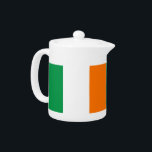 Tetera de la bandera irlandesa<br><div class="desc">Añada un toque de encanto irlandés a su hora del té con nuestra exclusiva tetera con la bandera de Irlanda. Esta tetera, elaborada con meticulosa atención a los detalles, es más que sólo un elemento funcional; es una celebración de la rica herencia y el orgullo cultural de Irlanda. El diseño...</div>