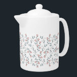 Tetera de patrón floral rosado de bonito<br><div class="desc">Monograma del Personalizado del patrón floral rosado bonito. Flores rosa rubí al estilo francés y acento follaje azul en polvo. Acogedor mobiliario de casa. Florales y follaje. Arte de líneas florales dibujadas a mano con detalles de acuarela. Este elegante diseño de campo francés es ideal para muchos regalos y ocasiones....</div>