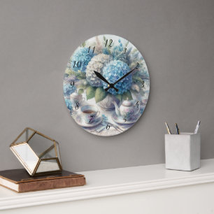 Tetera de té y reloj de pared de hortensia azul