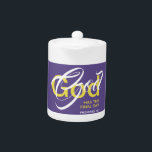 Tetera DIOS cristiano FINAL DECIR Biblia Purple SMALL 11o<br><div class="desc">Disfruta de tu bebida caliente mañana, mediodía y noche con este elegante tazón monograma de las Escrituras. El diseño moderno incluye el mensaje "DIOS TIENE LA DECISIÓN FINAL" que se refiere a los proverbios 16:1. Todo el texto es totalmente personalizable, por lo que puedes personalizar con tu propio monograma o...</div>