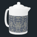 Tetera Elegante patrón blanco azul floral William Morris<br><div class="desc">Tetera elegante William Morris Floral Blue Pattern - La imagen que decora este producto es un patrón de papel pintado del siglo XIX con flores entrelazadas y follaje. El patrón fue diseñado en 1886 por May Morris (1862-1938), hija del renombrado diseñador y fabricante textil británico William Morris, que vivió entre...</div>