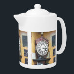 TETERA ESTACIONES DE TREN<br><div class="desc">Una acuarela de un viejo reloj de la estación británica.</div>