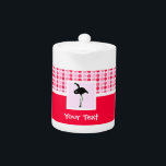 Tetera Flamenco rosado lindo<br><div class="desc">Usted amará este diseño rosado del pájaro del lunar de los flamencos rosados lindos del flamenco. ¡Grande para los regalos! ¡Disponible en las camisetas, las cajas elegantes del teléfono, los mousepads, los llaveros, los posters, las tarjetas, las cubiertas electrónicas, el ordenador portátil del ordenador/las mangas, los casquillos, las tazas, y...</div>