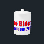 Tetera Joe Biden President 2016<br><div class="desc">Elecciones presidenciales de Joe Biden 2016. Texto en rojo y azul.</div>